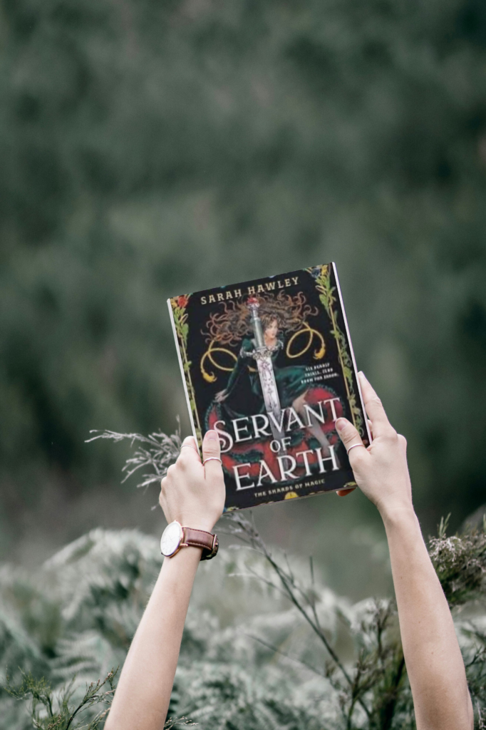 Book Review Servant of Earth by Sarah Hawley