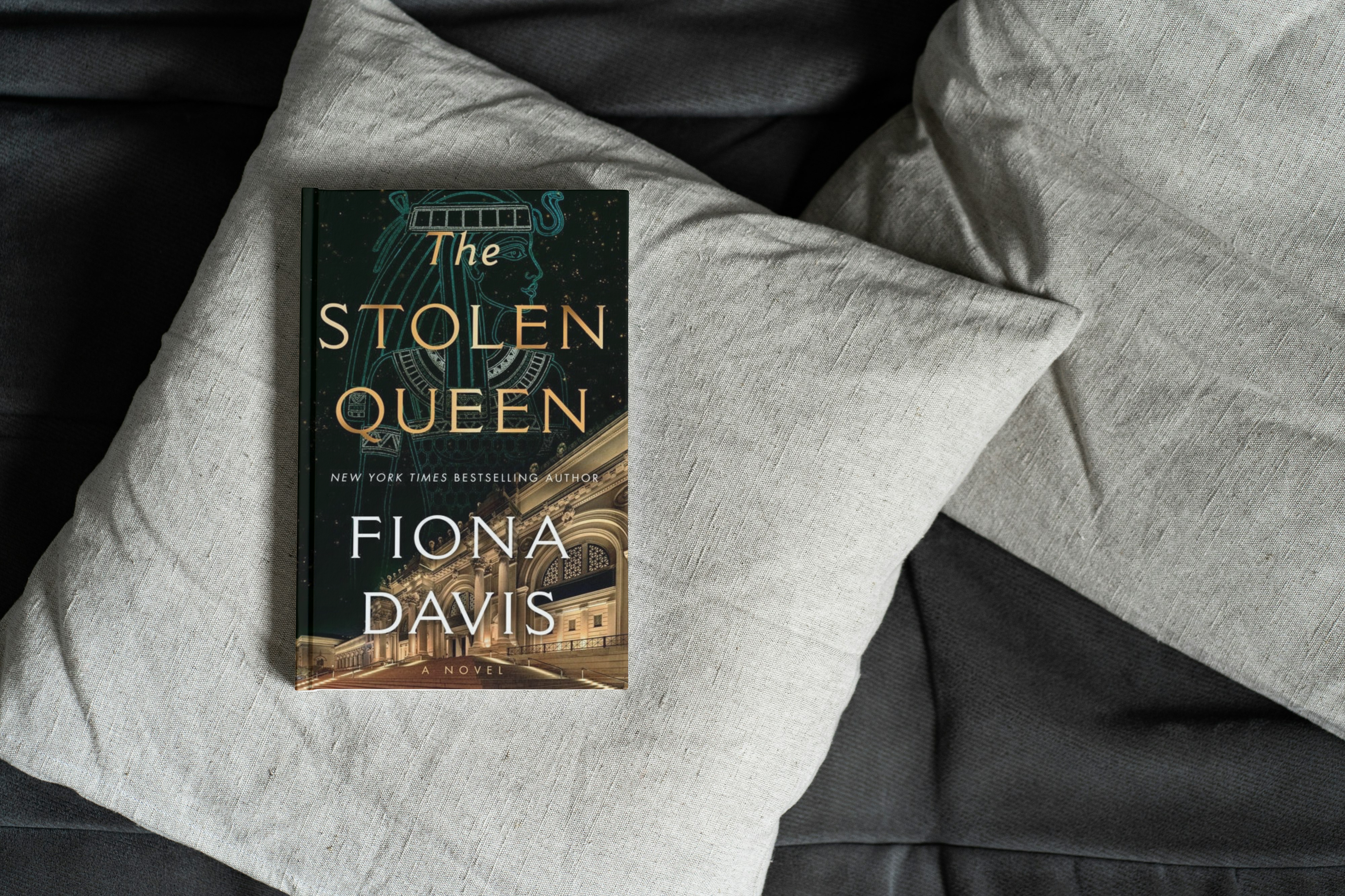Review: The Stolen Queen by Fiona Davis